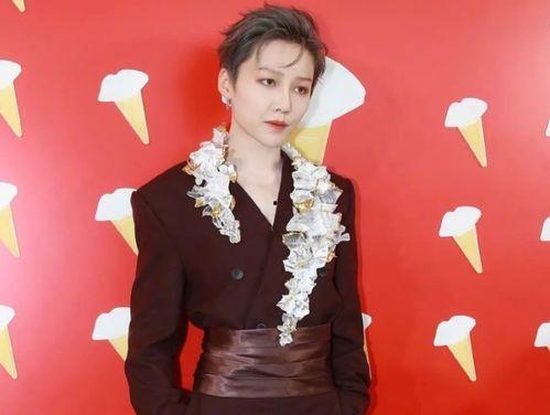 刘雨昕爆料最新动态,揭秘娱乐圈幕后真相！